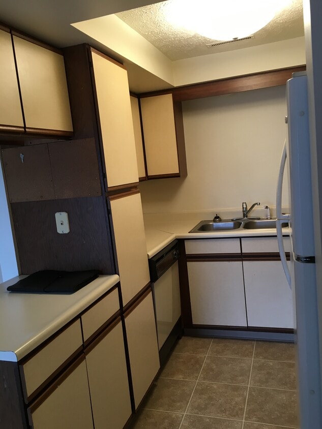 Foto del edificio - 170 Portage S St