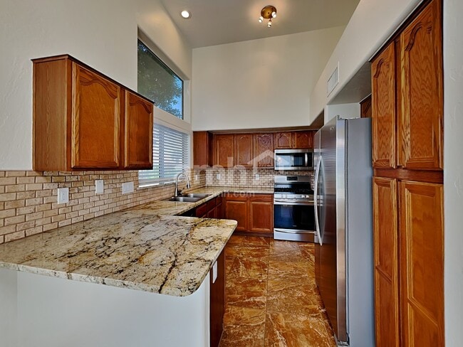 Building Photo - 13149 W Monte Vista Dr
