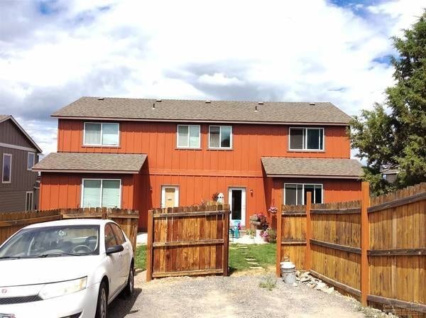 Building Photo - 4120 SW Reindeer Ave