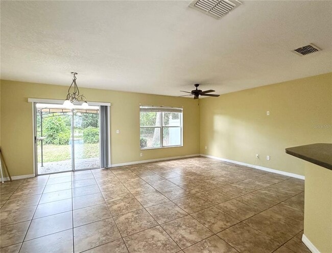 Building Photo - 2581 Aventurine St