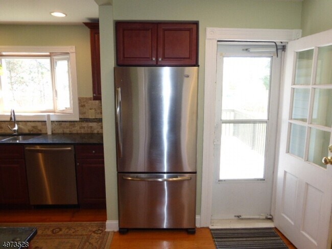 Foto del edificio - 37 Stiles Ave