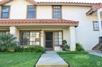 Building Photo - 2222 Martinique Ln