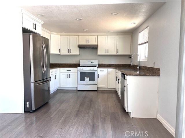 Building Photo - 2061 Rancho Dr
