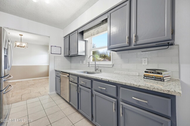 Foto del edificio - 14049 Broken Bow Dr N