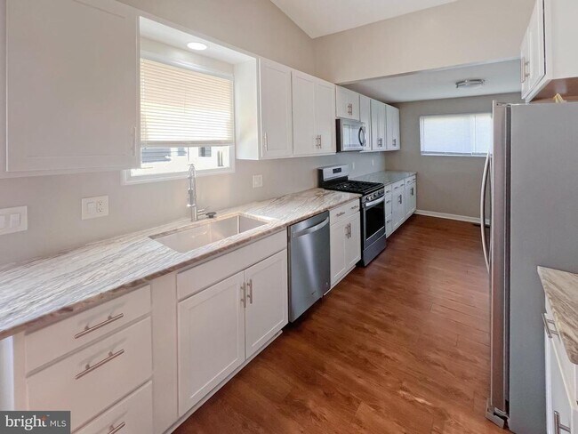 Foto del edificio - 116 Juniper Ct