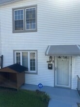 Building Photo - 242 Sommerville Pl