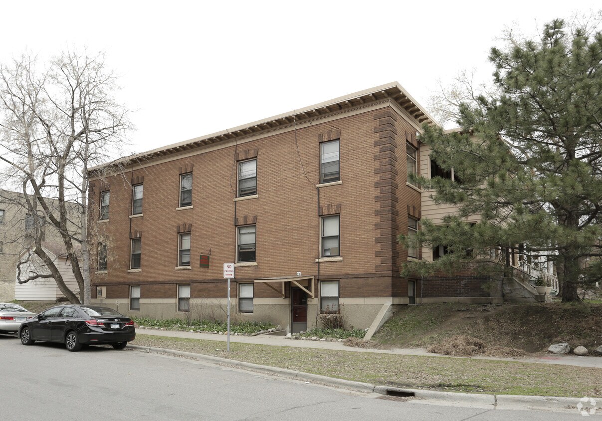 Foto del edificio - 2448 1st Ave S