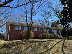 Building Photo - 1028 St Charles Ave