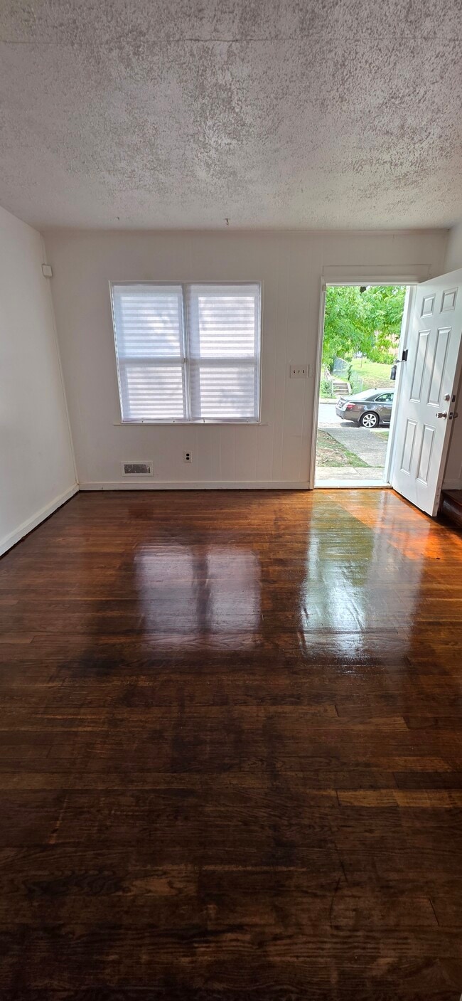 Photo - 1005 Cameron Rd- Townhome