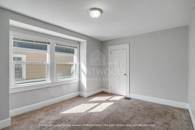 Photo - Spacious 4 Bed 1.5 Bath Updated Home