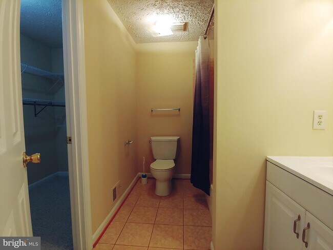 Building Photo - 4600 Brentleigh Ct