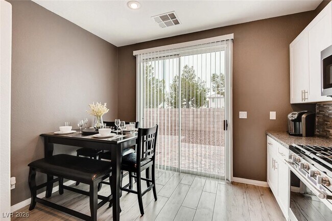 Foto del edificio - 8061 Palace Monaco Ave