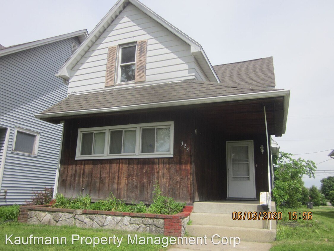 Primary Photo - 3231 S Harrison St