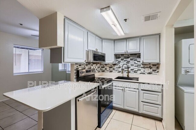 Foto del edificio - 12221 W Bell Rd