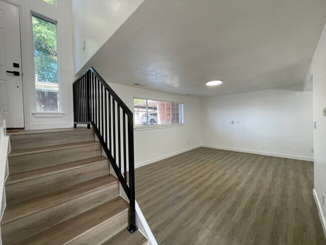 Foto del edificio - Beautifully Remodeled 2-Bedroom Duplex by Provo River Trail