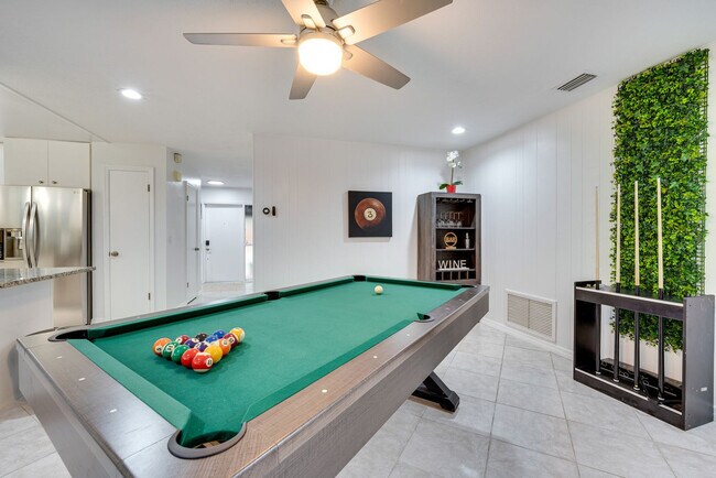 Foto del edificio - 8644 Sandberry Blvd