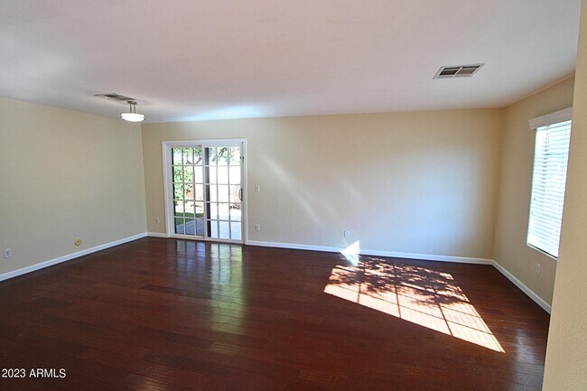 Building Photo - 1250 S Palm St