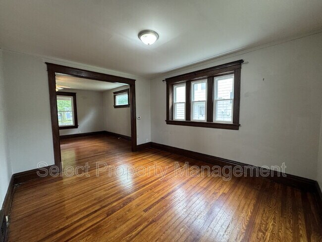 Foto del edificio - 317 W Wildwood Ave