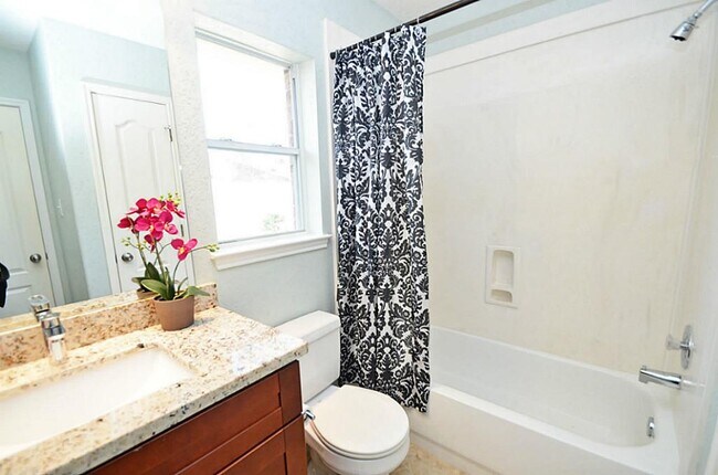 Foto del edificio - 1103 Parkhaven Ln