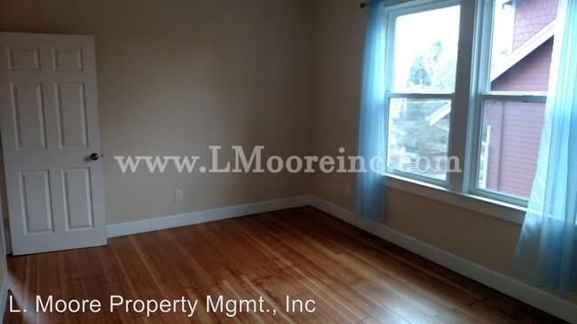 Building Photo - 1423 NE Prescott St