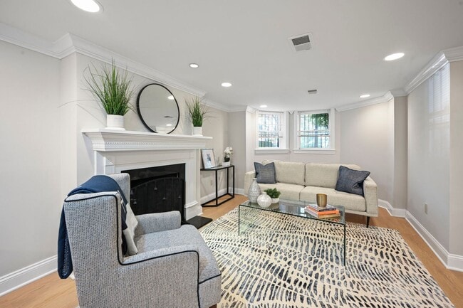 Foto del edificio - Welcome Home to Your Stylish 1 BR/1BA  in Adams Morgan!