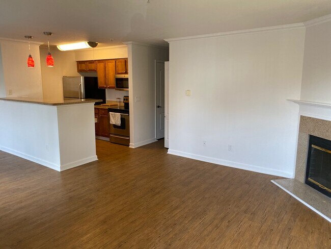 Building Photo - 41 Grandview St
