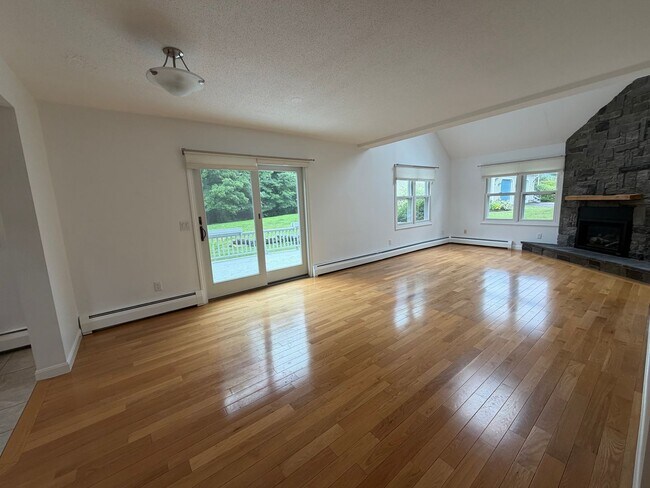 Foto del edificio - Beautiful 3bd/3ba Condo For Rent