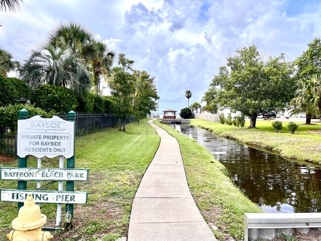 Foto del edificio - 437 S Shore Dr