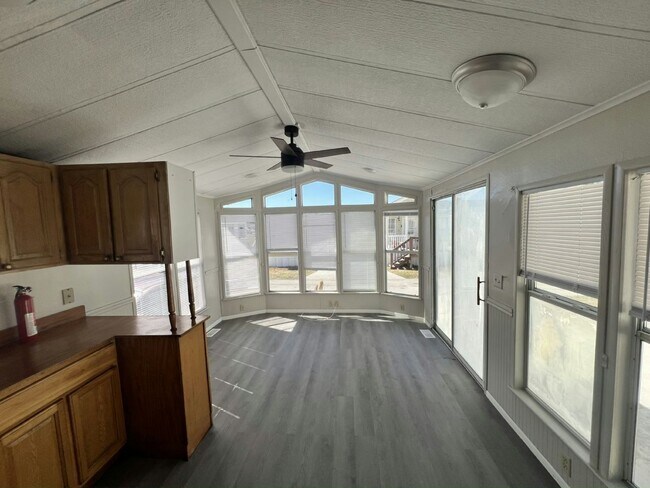 Foto del edificio - 1124 Chicago Bulls St