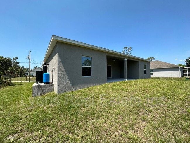 Building Photo - 2492 Sparkle Ln