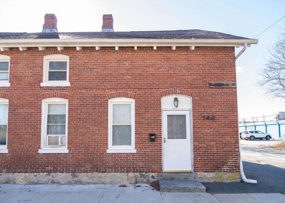 Primary Photo - 24 Lawrence St