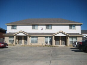 Building Photo - 4003 Nadine Dr