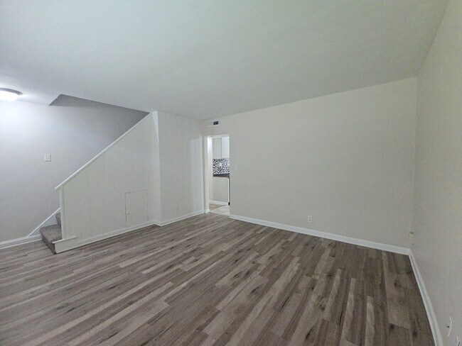 Foto del edificio - 1011 Blakley Dr