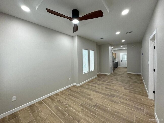 Building Photo - 103 N San Jose Dr