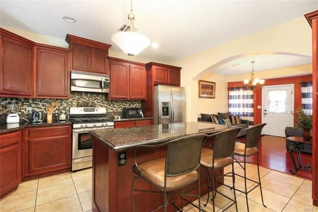 Building Photo - 2134 N Thomas St