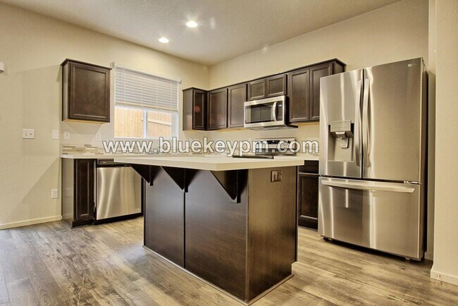 Foto del edificio - 3 Bed, 2.5 Bath Townhome in East Vancouver