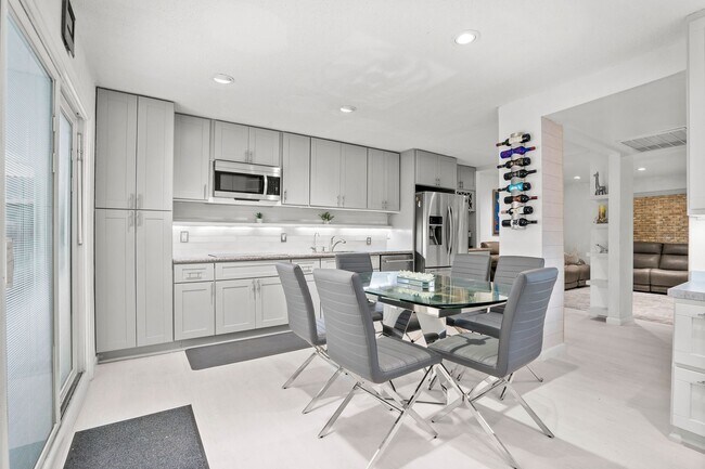 Foto del edificio - 11002 Hammerly Blvd