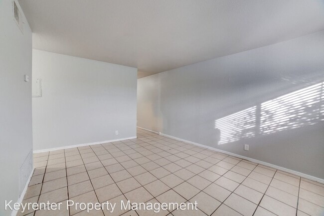 Building Photo - 2 br, 1 bath House - 1072B N Irvington Ave