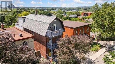 Building Photo - 72-72 Upper Lorne Pl
