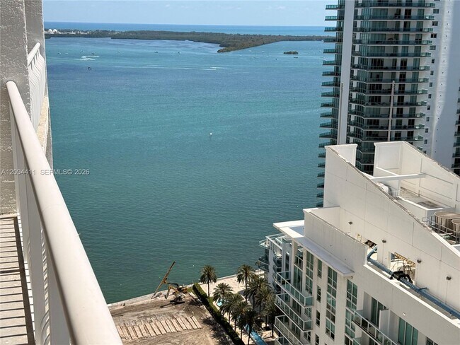 Foto del edificio - 1200 Brickell Bay Dr