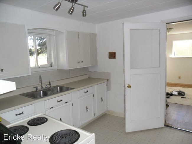 Building Photo - 4426 Williams Valley Rd