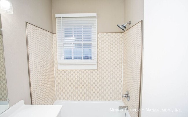 Building Photo - 2404 27th St