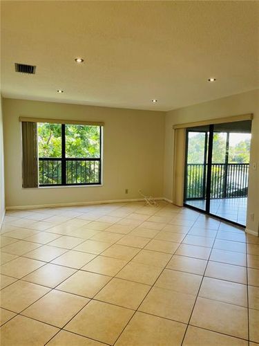 Foto del edificio - 3789 Cocoplum Cir
