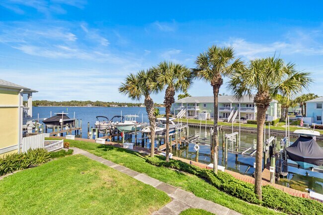 Foto del edificio - 5243 Beach Dr SE