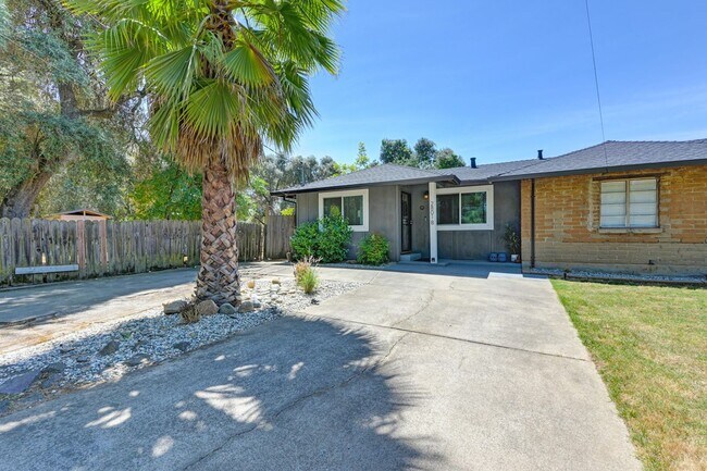 Building Photo - Modern Luxury in the Heart of Carmichael