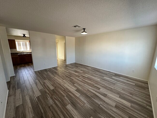 Foto del edificio - 3790 S Benson Ave