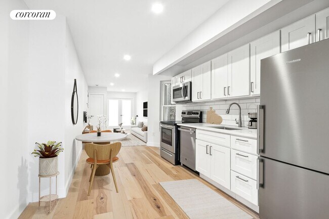 Building Photo - 409 7th Ave