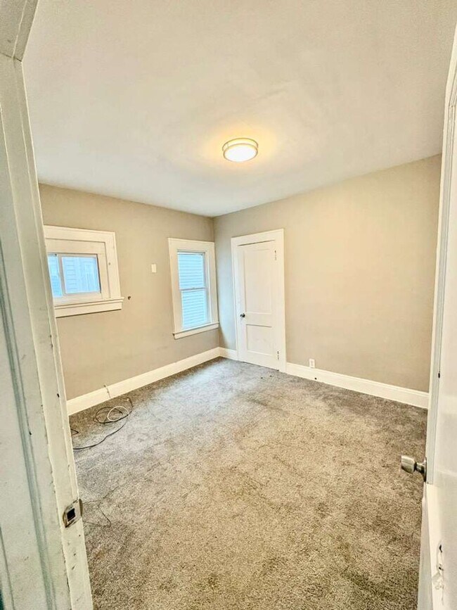 Foto del edificio - 690 E 99th St