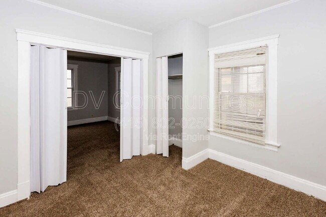 Foto del edificio - 9903 Sladden Ave