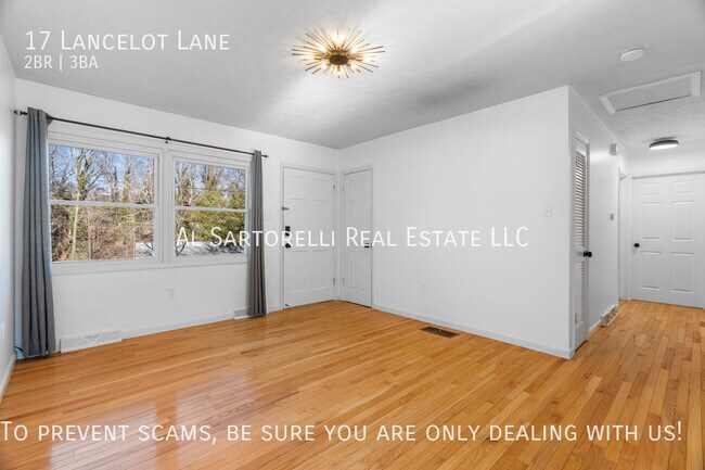 Foto del edificio - 17 Lancelot Ln